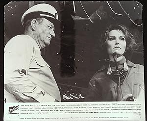 Imagen del vendedor de In Harms Way 8 x 10 Still 1965 John Wayne, Paula Prentiss! a la venta por AcornBooksNH