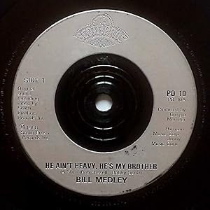 Bild des Verkufers fr He Ain't Heavy, He's My Brother / The Bridge (Instrumental Version) [7" 45 rpm Single] zum Verkauf von Kayleighbug Books, IOBA