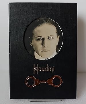 Bild des Verkufers fr Houdini - Art and Magic zum Verkauf von Milbury Books