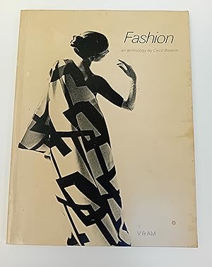 Imagen del vendedor de Fashion an anthology by Cecil Beaton a la venta por Legacy Books