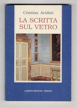 La scritta sul vetro.