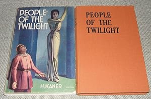 Immagine del venditore per People of the Twilight venduto da biblioboy