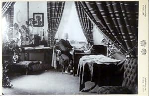 Originalfotografie. Franz Liszt in seinem Weimarer Arbeitszimmer. Albuminabzug auf Verlagskarton