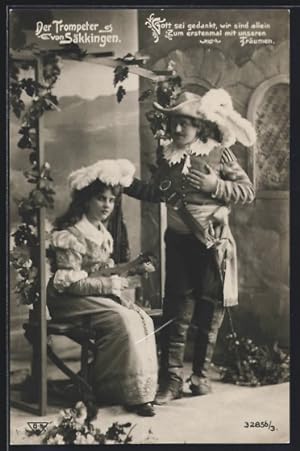Bild des Verkufers fr Foto-Ansichtskarte BNK 32956 /3: Paar im historischen Kostm, Der Trompeter von Skkingen zum Verkauf von Bartko-Reher