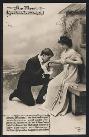 Bild des Verkufers fr Foto-Ansichtskarte BNK 33037 /2: Mann fllt vor seiner Angebeteten auf die Knie und ksst ihre Hand zum Verkauf von Bartko-Reher
