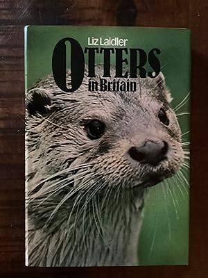 Bild des Verkufers fr Otters in Britain (Illustrated) zum Verkauf von Lazycat Books