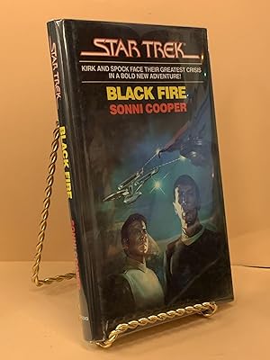 Imagen del vendedor de Black Fire (Star Trek) a la venta por Chamblin Bookmine