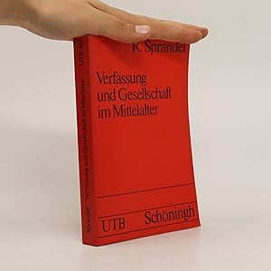 Seller image for Verfassung und Gesellschaft im Mittelalter for sale by Bookbot
