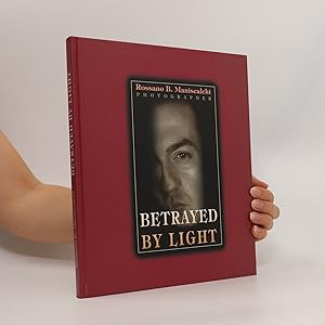 Bild des Verkufers fr Betrayed By Light zum Verkauf von Bookbot