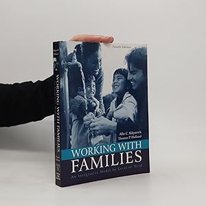 Bild des Verkufers fr Working with families : an integrative model by level of need zum Verkauf von Bookbot