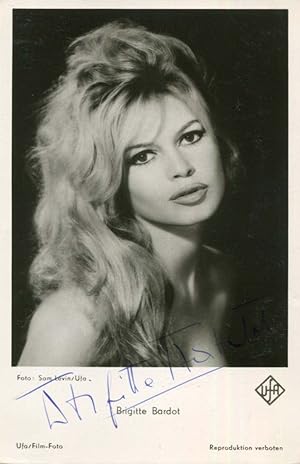 Brigitte Bardot Autograph | signed vintage photographs