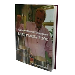 Imagen del vendedor de Real Family Food a la venta por WeBuyBooks