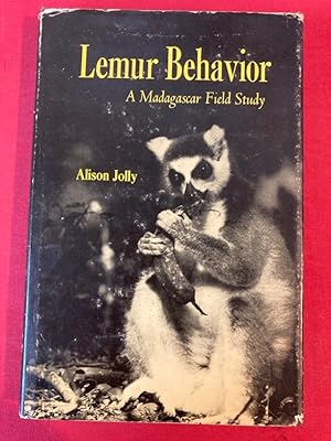 Immagine del venditore per Lemur Behavior. A Madagascar Field Study. venduto da Plurabelle Books Ltd