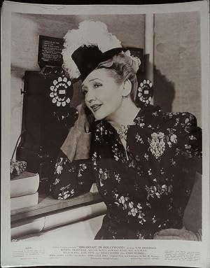 Bild des Verkufers fr Breakfast in Hollywood 8 x 10 Still 1946 Hedda Hopper! zum Verkauf von AcornBooksNH