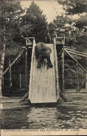 Bild des Verkufers fr Ansichtskarte / Postkarte Kolonialausstellung, Indischer Elefant auf einer Rutsche ins Wasser zum Verkauf von akpool GmbH