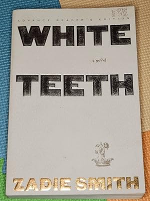 Imagen del vendedor de White Teeth a la venta por Earthlight Books