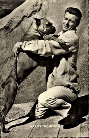 Bild des Verkufers fr Ansichtskarte / Postkarte Schauspieler Carlos Thompson, Portrait mit Boxer, Das Tal der Knige zum Verkauf von akpool GmbH