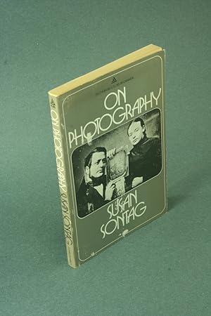 Imagen del vendedor de On photography. a la venta por Steven Wolfe Books