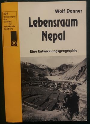 Imagen del vendedor de Lebensraum Nepal. Eine Entwicklungsgeographie. a la venta por buch-radel