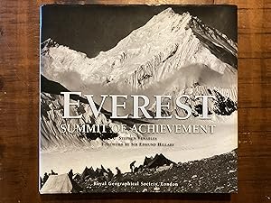 Imagen del vendedor de Everest: The Summit of Achievement a la venta por Lazycat Books