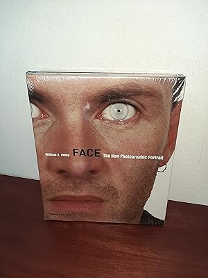 Immagine del venditore per Face: The New Photographic Portrait venduto da AwardWinningBooks