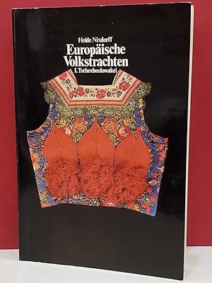 Seller image for Europaische Volkstrachten / European Folk Costumes for sale by Moe's Books