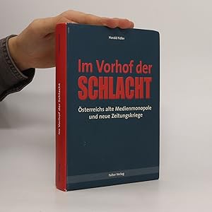 Bild des Verkufers fr Im Vorhof der Schlacht zum Verkauf von Bookbot