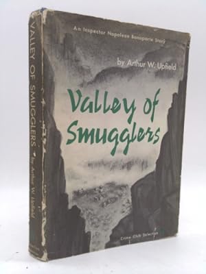 Bild des Verkufers fr Valley of smugglers;: A Napoleon Bonaparte story zum Verkauf von ThriftBooksVintage