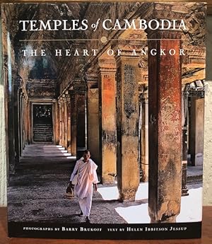 Imagen del vendedor de TEMPLES OF CAMBODIA The Heart of Angkor. a la venta por Lost Horizon Bookstore