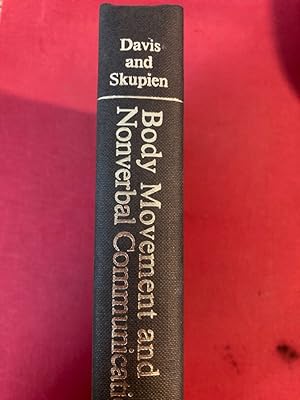 Bild des Verkufers fr Body Movement and Nonverbal Communication. An Annotated Bibliography, 1971 - 1981. zum Verkauf von Plurabelle Books Ltd