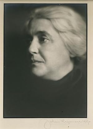 Portrait photograph of Sara Bard Field