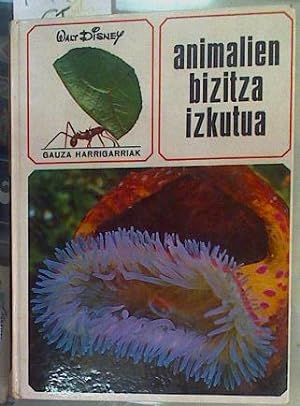 Image du vendeur pour Animalien bizitza izkutua mis en vente par Almacen de los Libros Olvidados
