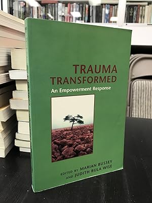 Image du vendeur pour Trauma Transformed: An Empowerment Response mis en vente par THE PRINTED GARDEN, ABA, MPIBA