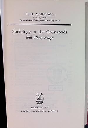 Bild des Verkufers fr Sociology at the Crossroads and other essays. zum Verkauf von books4less (Versandantiquariat Petra Gros GmbH & Co. KG)