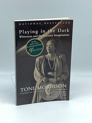 Immagine del venditore per Playing in the Dark Whiteness and the Literary Imagination venduto da True Oak Books