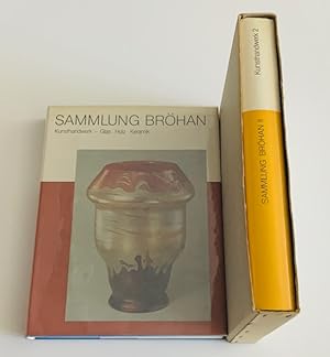 Bild des Verkufers fr Sammlung Brohan II. Kunsthandwerk 1: Kunst der Jahrhundertwende und der zwanziger Jahre. Glas, Holz, Keramik. [Plus] Kunsthandwerk 2: Jugendstil Werkbund Art Dco. Metall Porzellan. 2 volumes zum Verkauf von Peter Arnold Antiquarian Booksellers