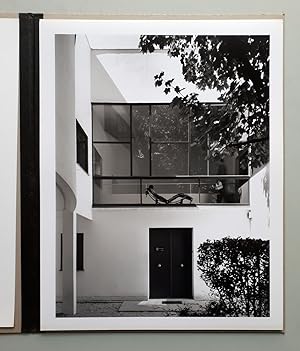 Bild des Verkufers fr Barbara Burg - Oliver Schuh - Le Corbusier - Mappe mit 11 orig. PE-Abzgen (24x30,5 cm) - Alle Bltter nummeriert und signiert zum Verkauf von Verlag IL Kunst, Literatur & Antiquariat