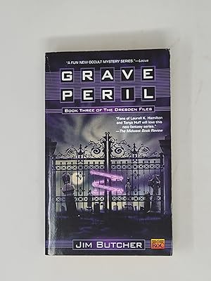 Imagen del vendedor de Grave Peril (The Dresden Files, Book 3) a la venta por Cross Genre Books