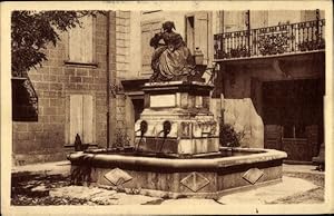 Ansichtskarte / Postkarte Grignan Drôme, Statue der Marquise de Sevigne