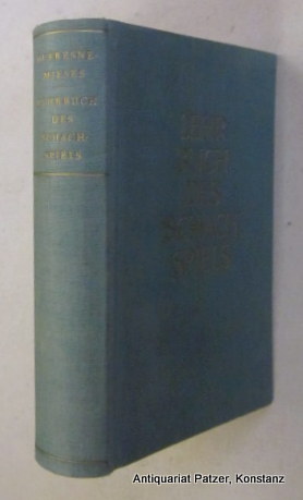 Image du vendeur pour Lehrbuch des Schachspiels. 18., verbesserte Auflage. Neu bearbeitet von Rudolf Teschner. Stuttgart, Reclam, 1952. Kl.-8vo. 758 S., 1 Bl. Grner Or.-Lwd.; minimal fleckig. - Papier gebrunt, anfangs einige Bleistiftanstreichungen. mis en vente par Jrgen Patzer