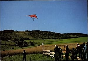 Bild des Verkufers fr Ansichtskarte / Postkarte Willingen im Upland Waldeck Hessen, Drachenflieger, Zuschauer zum Verkauf von akpool GmbH