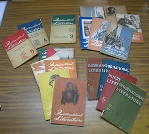 Bild des Verkufers fr International literature. - 21 booklets ( Konvolut mit 21 Heften der Jahre ) 1936 - 1944. - Contents / Enthalten: 1936 - Hefte 4 und 5 / 1937, Nr. 9 / 1938: No. 1, 4, 7, 8, 9, Doppelheft 10/11, 12 / 1939: vol. 1, 2, 3, 6, 7 and 'world' s fair issue' / 1944: No. 3, 4, 7 and 8. zum Verkauf von Antiquariat Carl Wegner