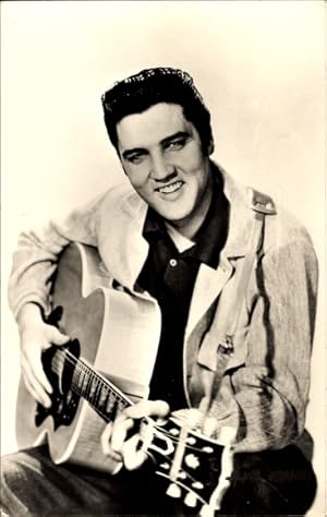 Ansichtskarte / Postkarte Schauspieler und Sänger Elvis Presley, Portrait, Gitarre