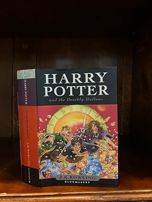 Harry Potter and the Deathly Hallows. Text in Englisch.