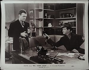 Bild des Verkufers fr Man From Down Under 8 X 10 Still 1943 Charles Laughton, Binnie Barnes! zum Verkauf von AcornBooksNH