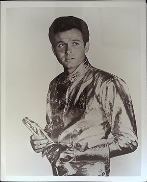 Image du vendeur pour Lost in Space 8 X 10 Still 1966 Mark Goddard as Major Don West! mis en vente par AcornBooksNH