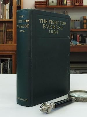 Imagen del vendedor de The Fight for Everest: 1924 a la venta por Back Lane Books