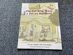 Seller image for The Cat Who Wore a Pot On Her Head for sale by Betty Mittendorf /Tiffany Power BKSLINEN