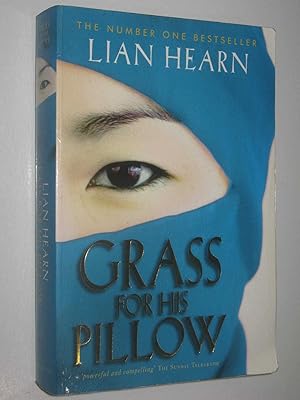 Bild des Verkufers fr Grass for His Pillow - Tales of the Otori Series #2 zum Verkauf von Manyhills Books