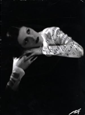 Sybille Schmitz. 1933. [Signierte Original-Porträtfotografie / signed original photograph].